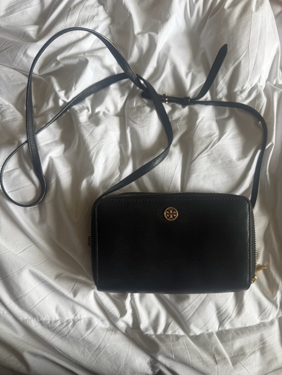 Tory Burch Handbags - Tory Burch Black Leather Crossbody Wallet